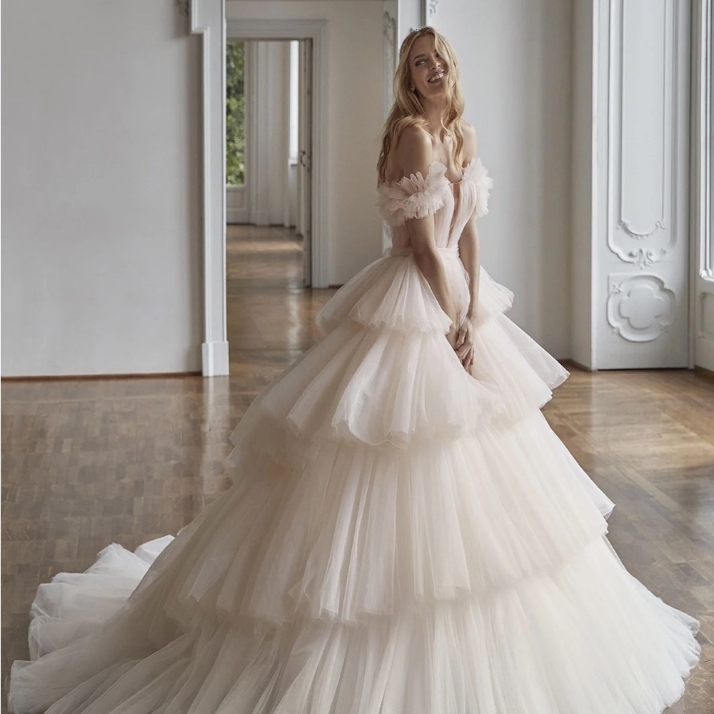 BRAND NEW Nicole Milano Wedding Dress